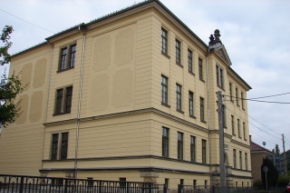 Außenhautsanierung Mittelschule Großschönau nach historischem Vorbild